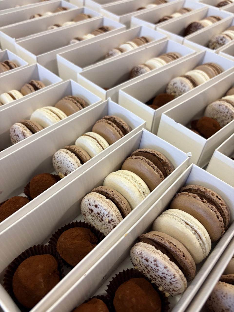 Boite mixte macarons/truffes