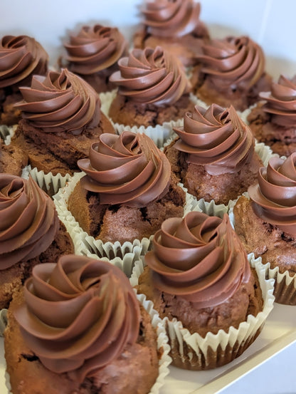 Box of 16 cupcakes