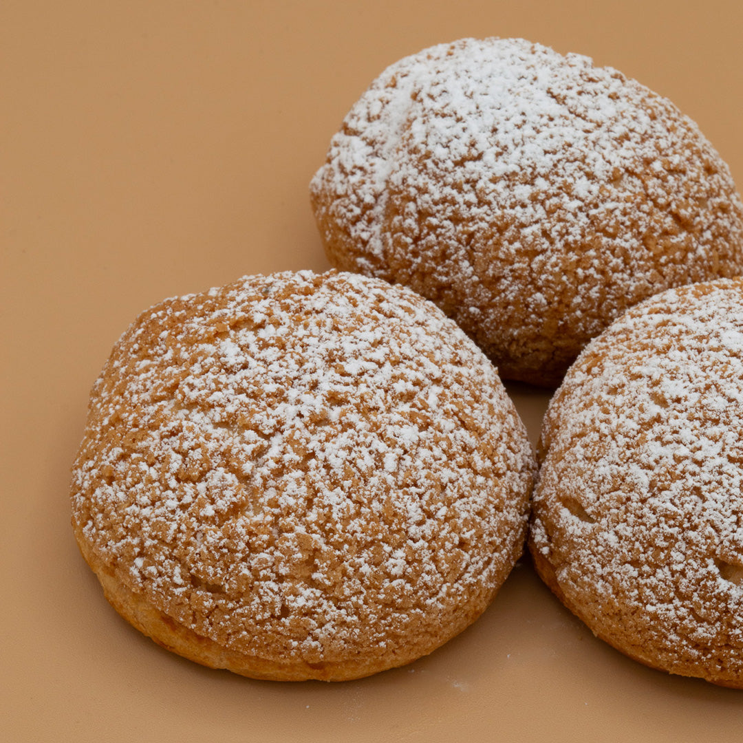 Box of 6 classic cream puffs