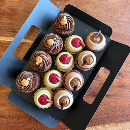 Box of 12 mignardises (your choice)