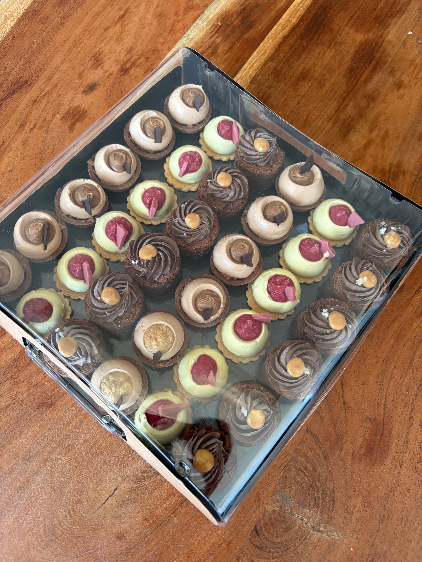 Box of 36 mignardises (your choice)